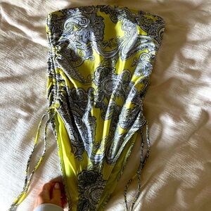 forever21 swimsuit, never used, too small.